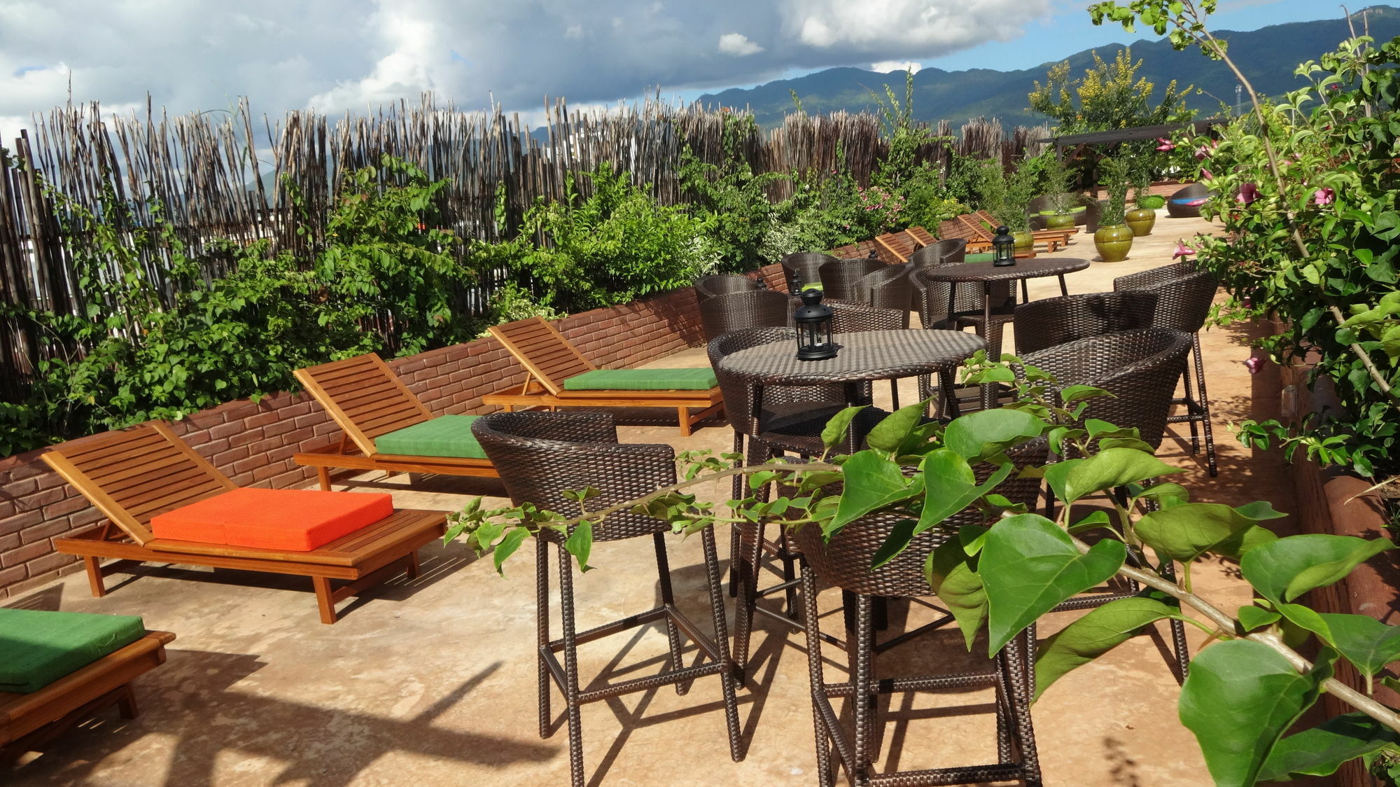 Thanakha Inle Hotel Nyaung Shwe Extérieur photo